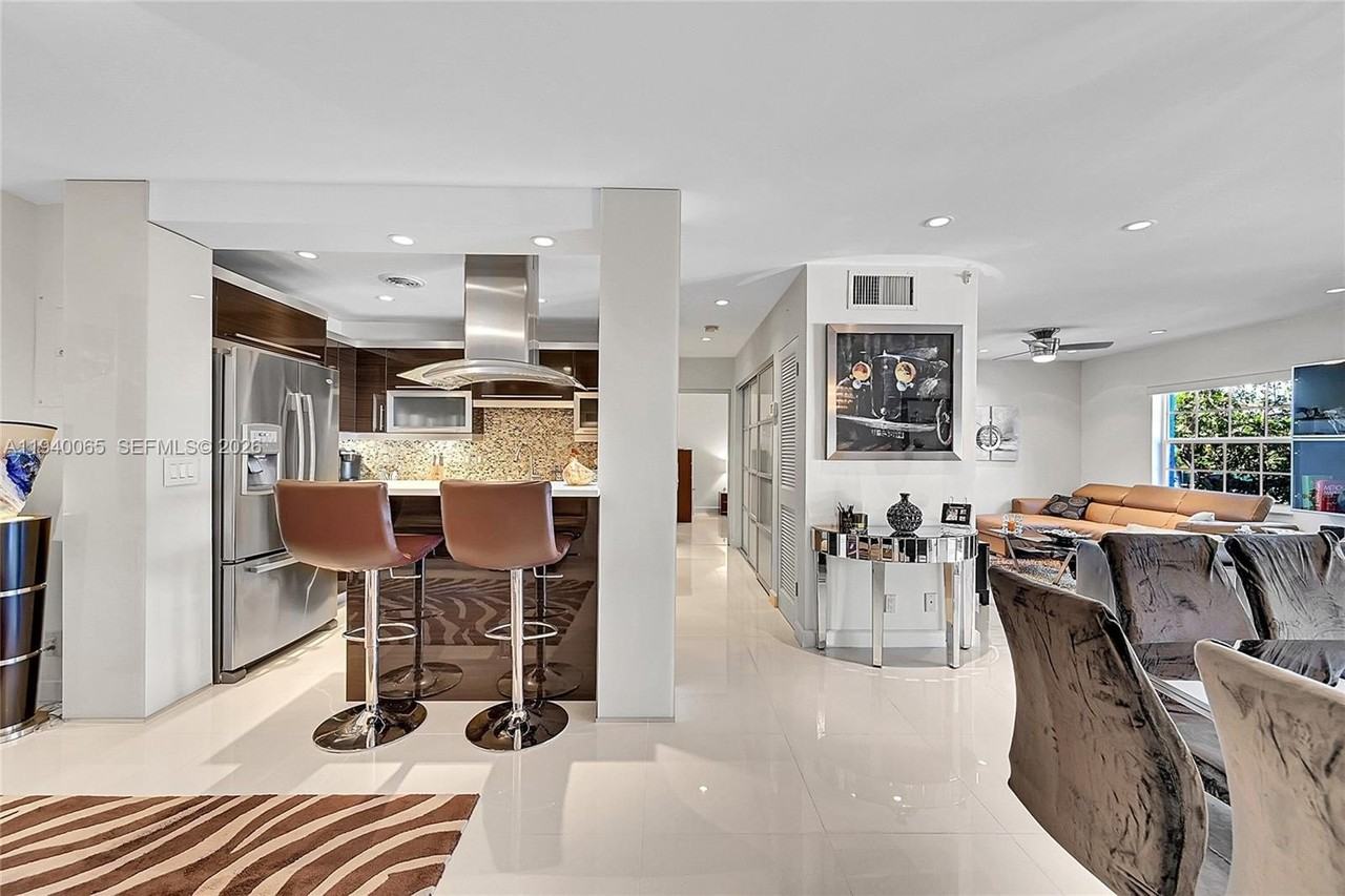 6261 Bay Club Dr #4 - Photo 4 of 29