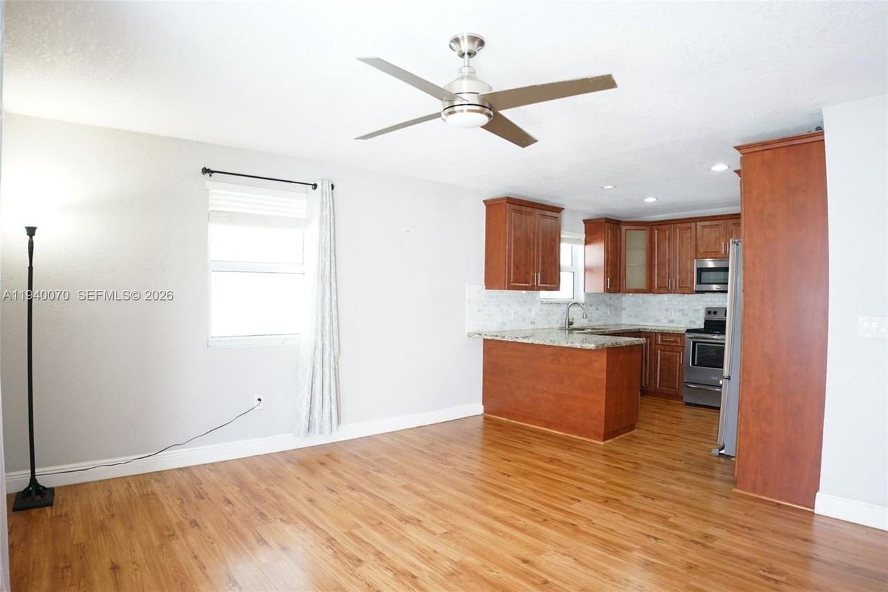 20301 Sw 118th Ave #1 - Photo 2 of 12