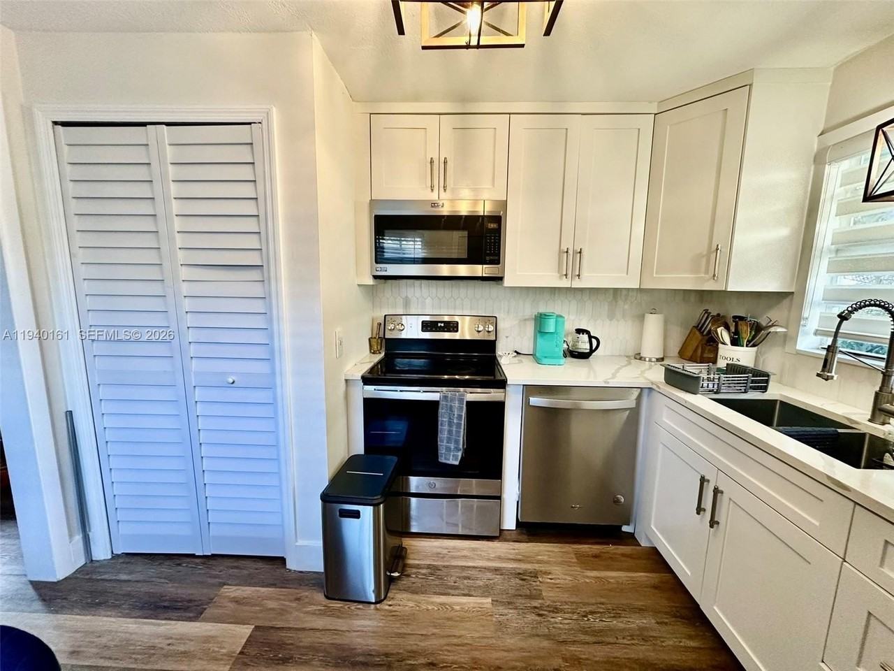 1710 Ne 5th Ct #1712 - Photo 7 of 21