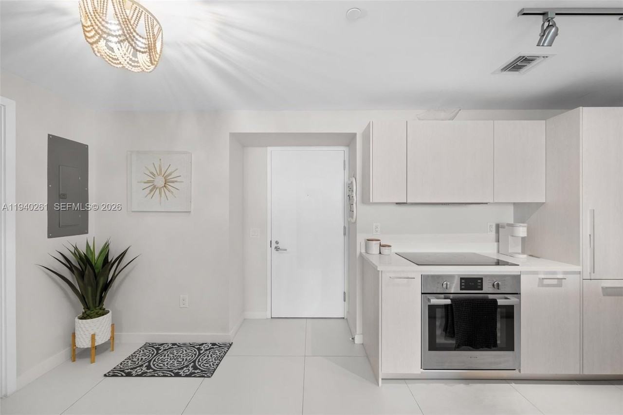 501 Ne 31st St #1503 - Photo 2 of 50