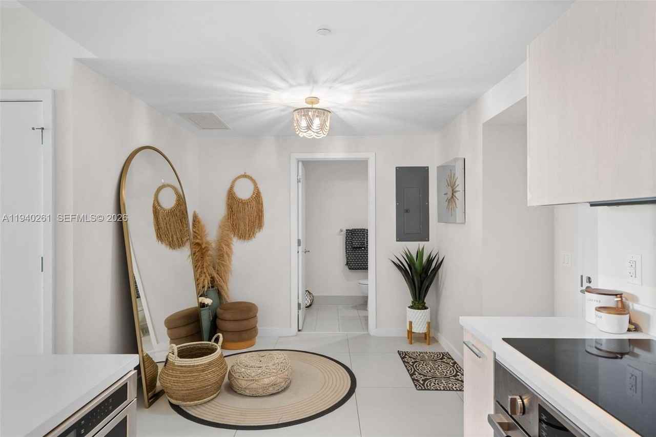 501 Ne 31st St #1503 - Photo 3 of 50