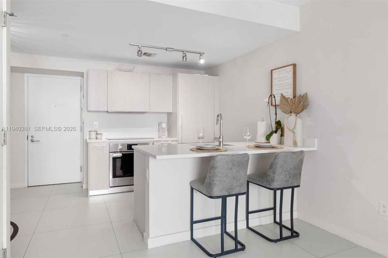 501 Ne 31st St #1503 - Photo 7 of 50