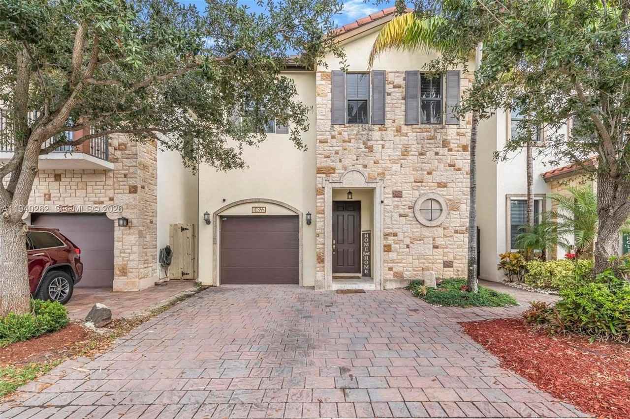 10355 Nw 70th Ln - Photo 3 of 35