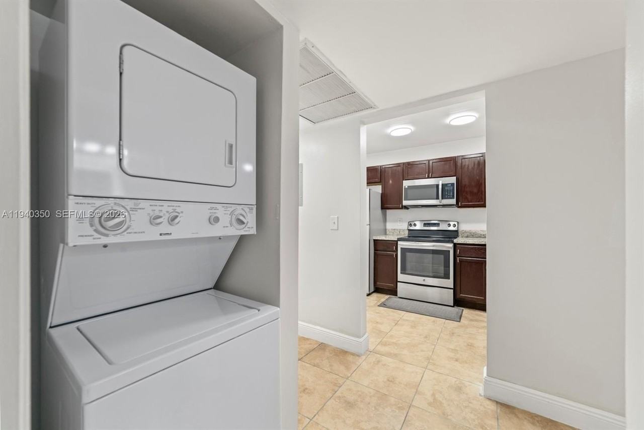 880 Ne 207th Ter #202-10 - Photo 5 of 15