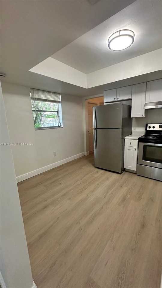 6114 Sw 31st St #1 - Photo 4 of 27