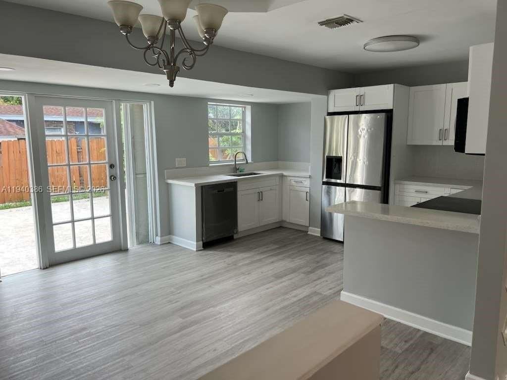 17541 Ne 4th Ave - Photo 3 of 13