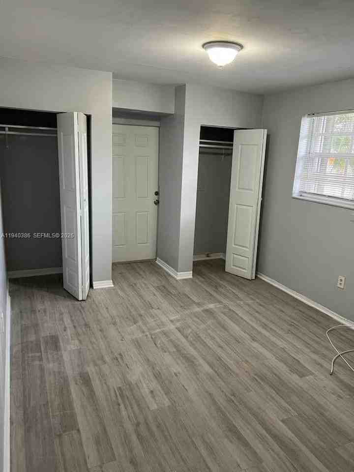 17541 Ne 4th Ave - Photo 7 of 13