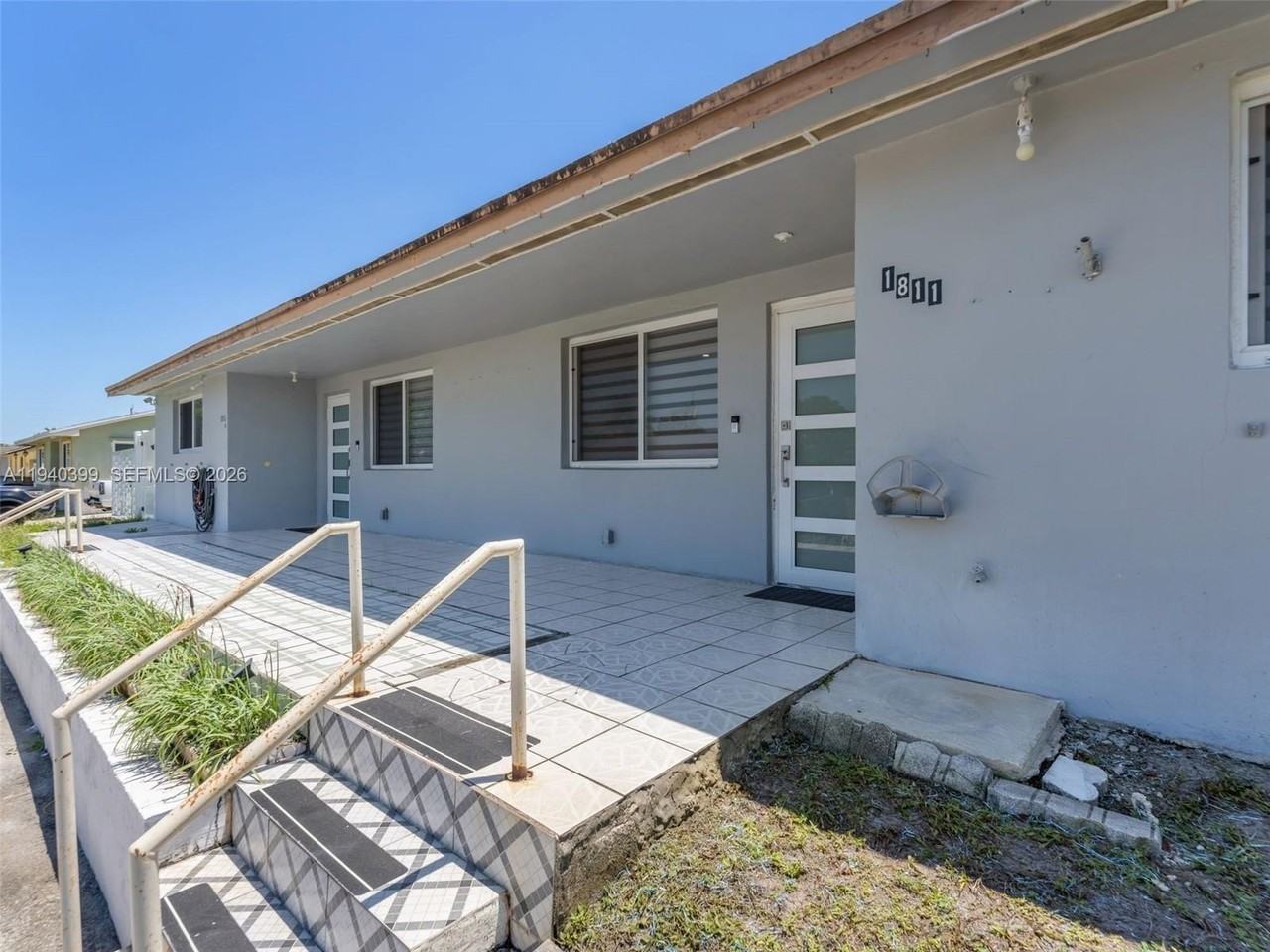 1811 Sw 97th Ter #2 - Photo 4 of 29