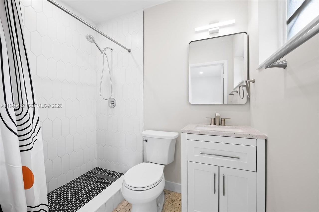 1711 Funston St #2 - Photo 4 of 22