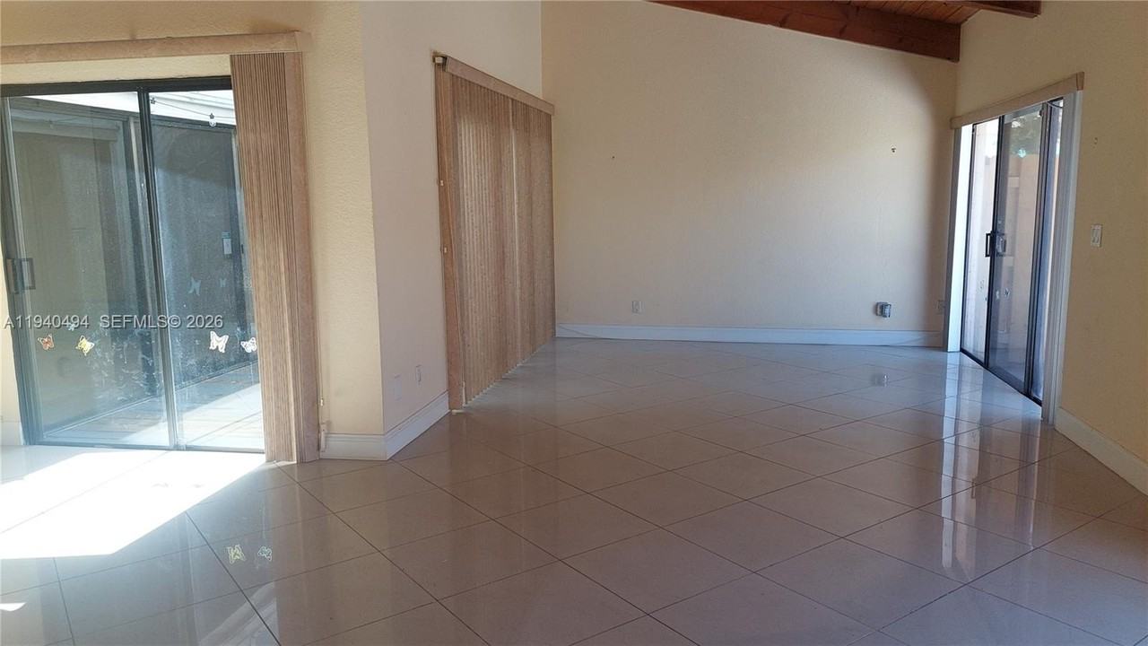 2675 S Parkview Dr #2675 - Photo 2 of 10