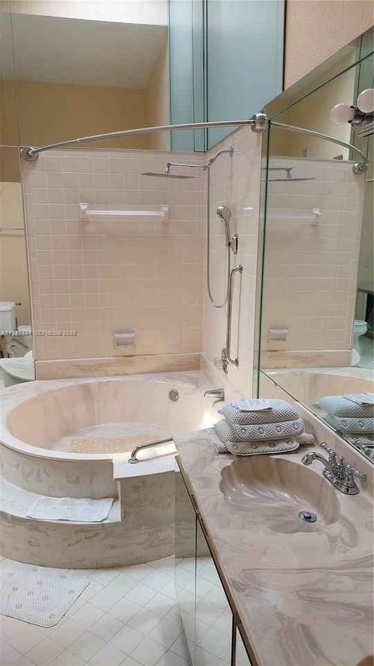 2675 S Parkview Dr #2675 - Photo 5 of 10