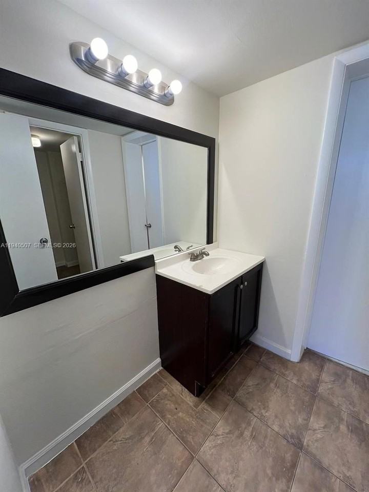 492 Nw 165th Street Rd #C514 - Photo 7 of 12