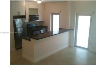 1034 Lenox Ave #8 - Photo 1 of 1