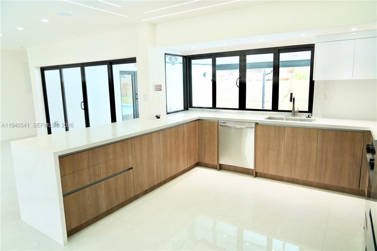 5260 Sw 4th Ct #0 - Photo 7 of 50