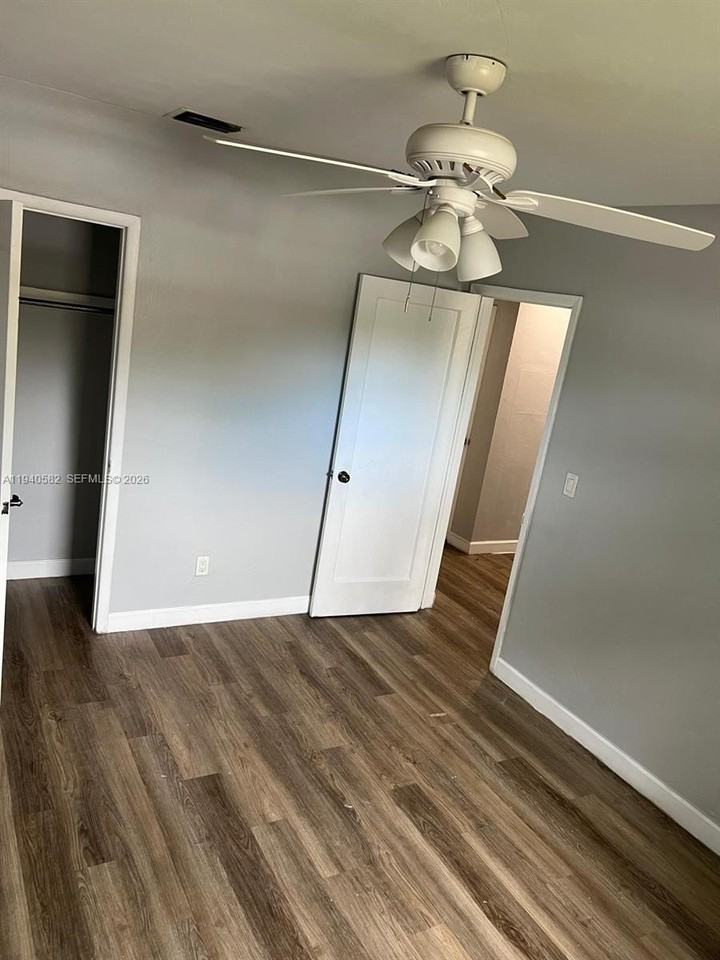 130 Ne 171st Ter - Photo 3 of 8