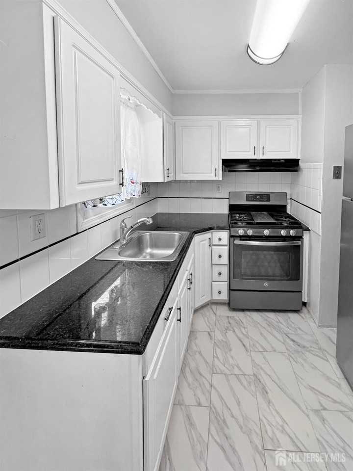 117 Old Post Rd - Photo 7 of 22