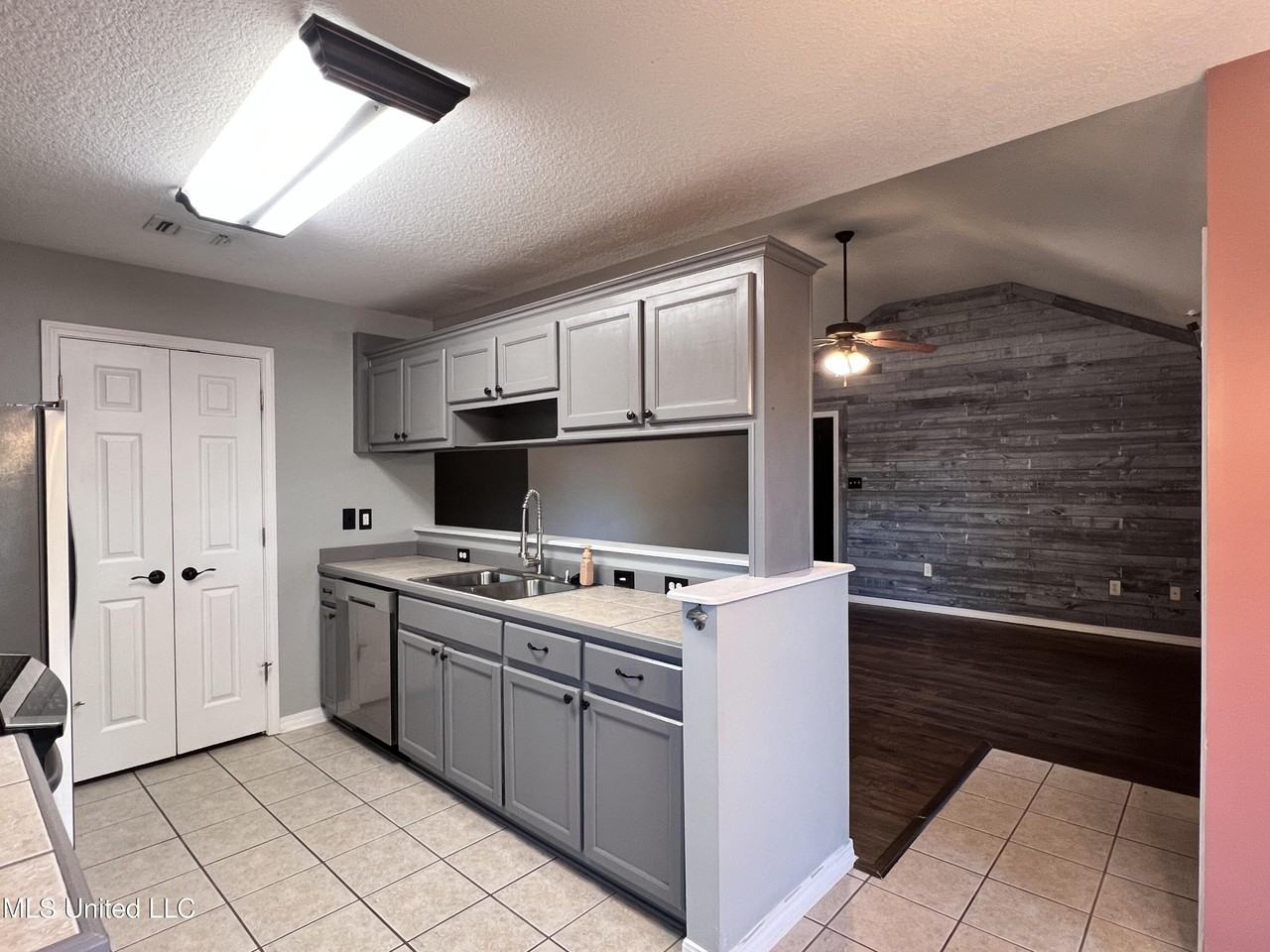 13403 Libby Ln - Photo 7 of 19