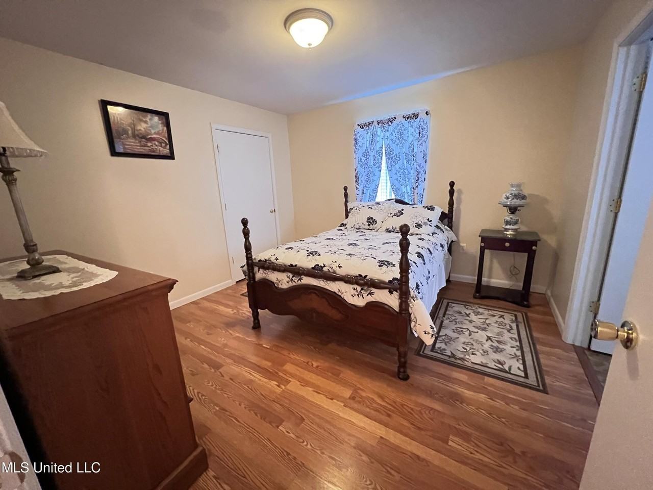 605 Victoria St - Photo 7 of 12