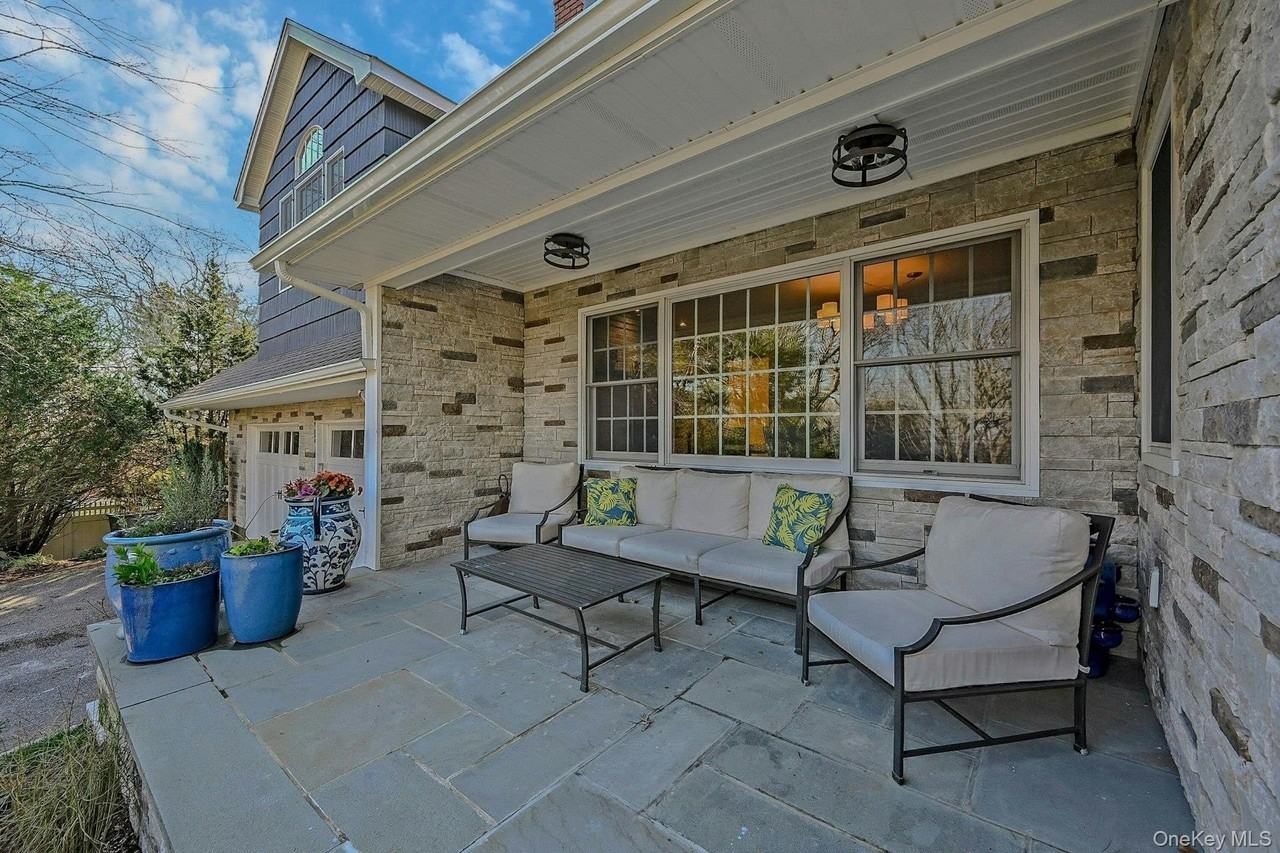 5270 Nassau Point Rd - Photo 2 of 25