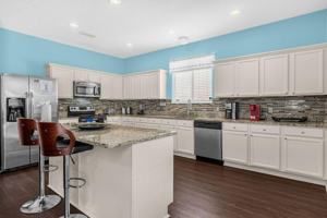 featured image of Willow View Dr