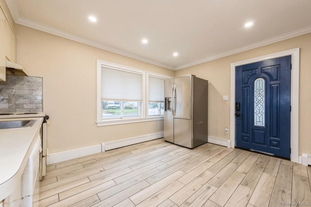 196 Willowood Dr - Photo 3 of 15