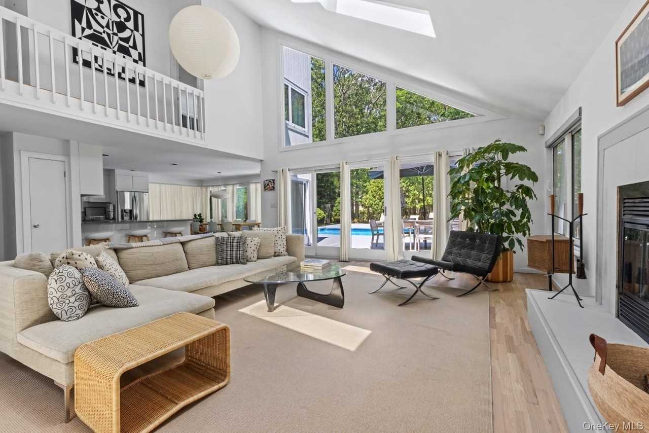 24 Quogue Riverhead Rd - Photo 2 of 22