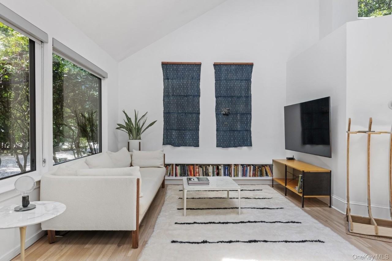 24 Quogue Riverhead Rd - Photo 6 of 22