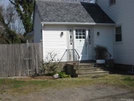 featured image of 117 Blydenburg Ave Unit B #B