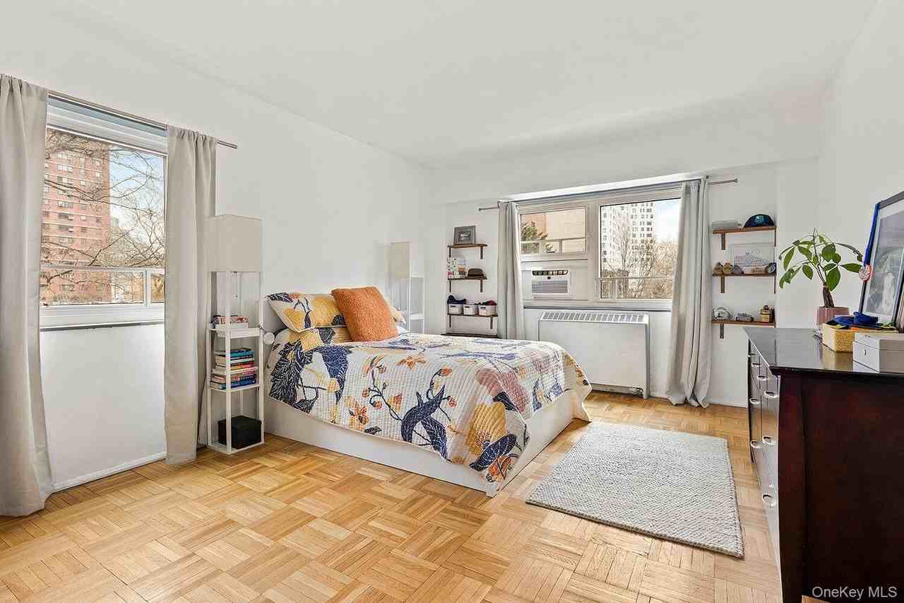 235 Adams St Apt 2i #2I - Photo 3 of 7