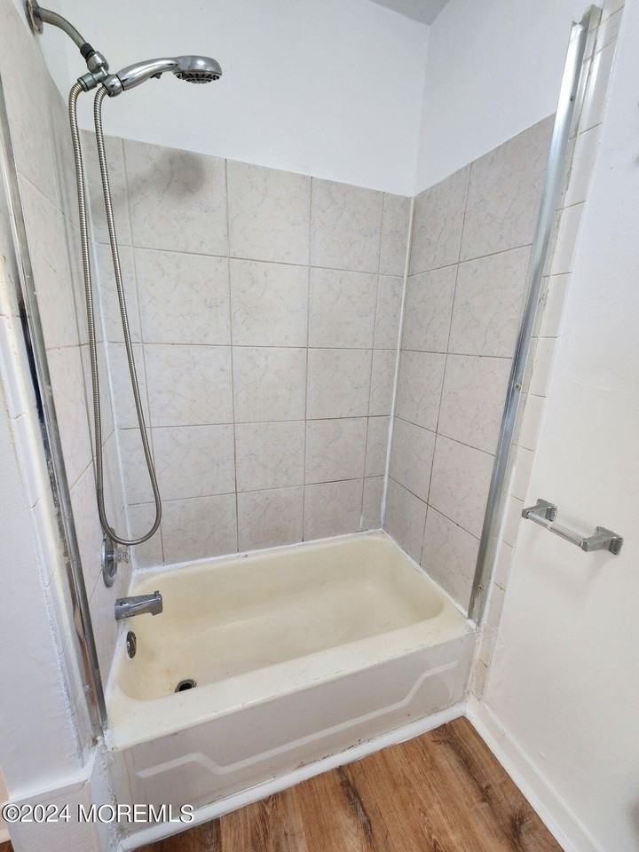 11 Lincoln Ave - Photo 7 of 10