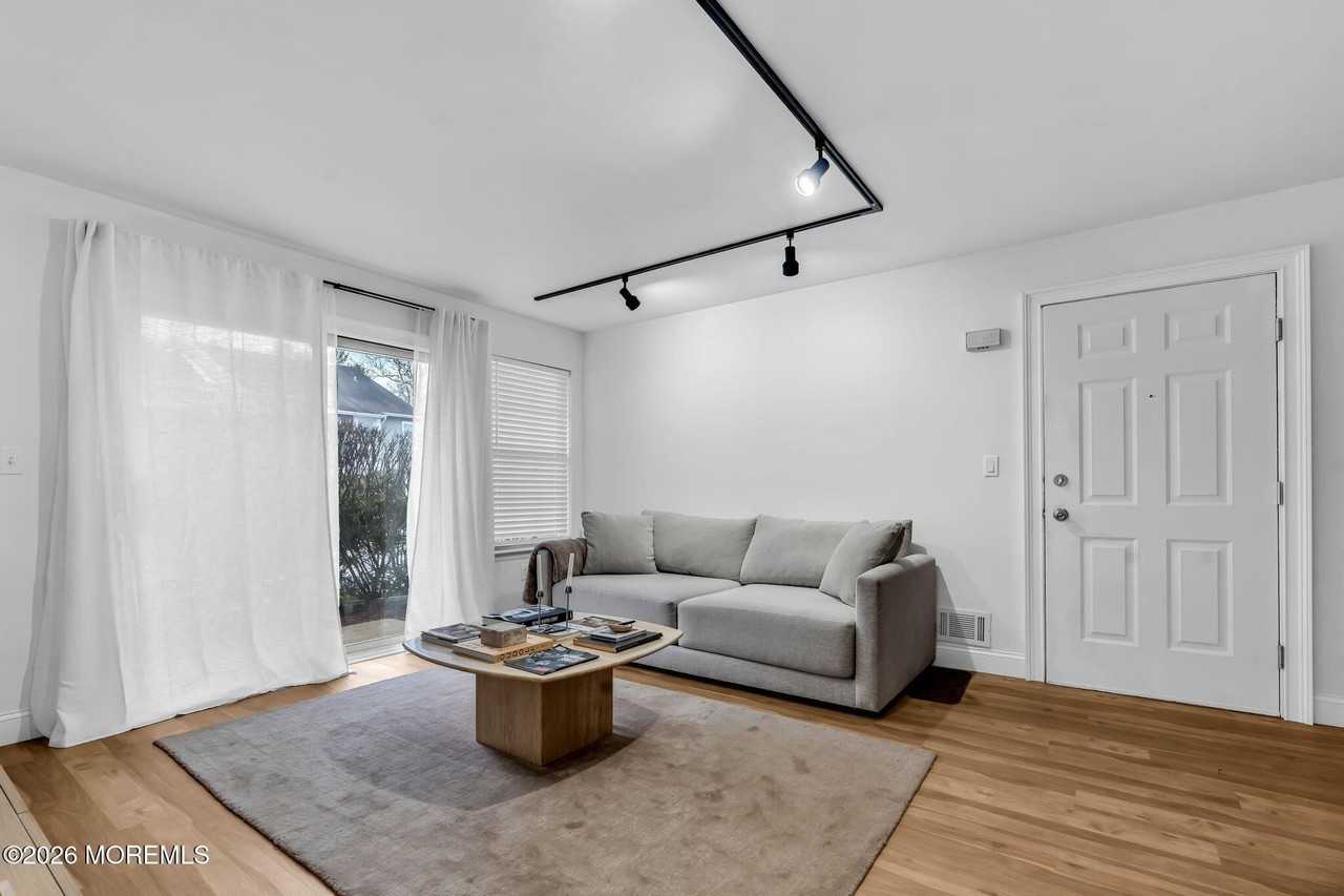 25 Gait Ct - Photo 7 of 23