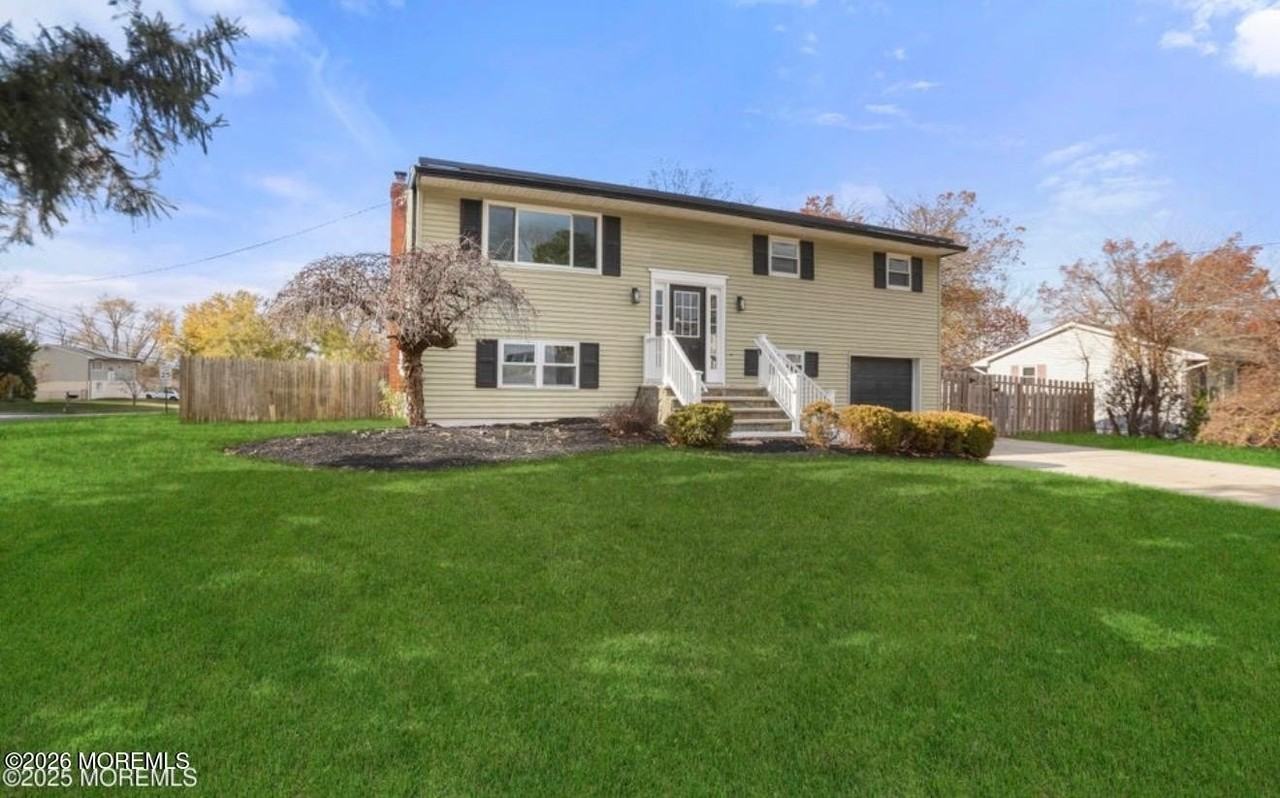 112 Manhattan St - Photo 2 of 41