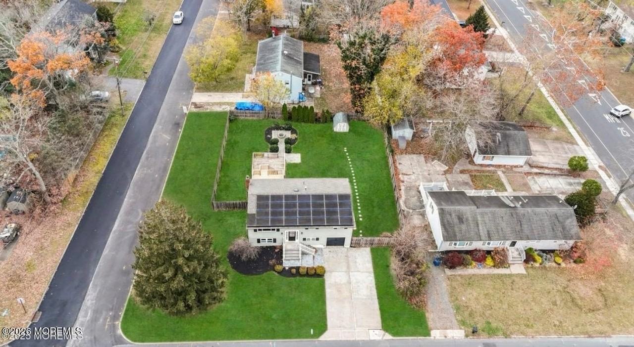 112 Manhattan St - Photo 5 of 41