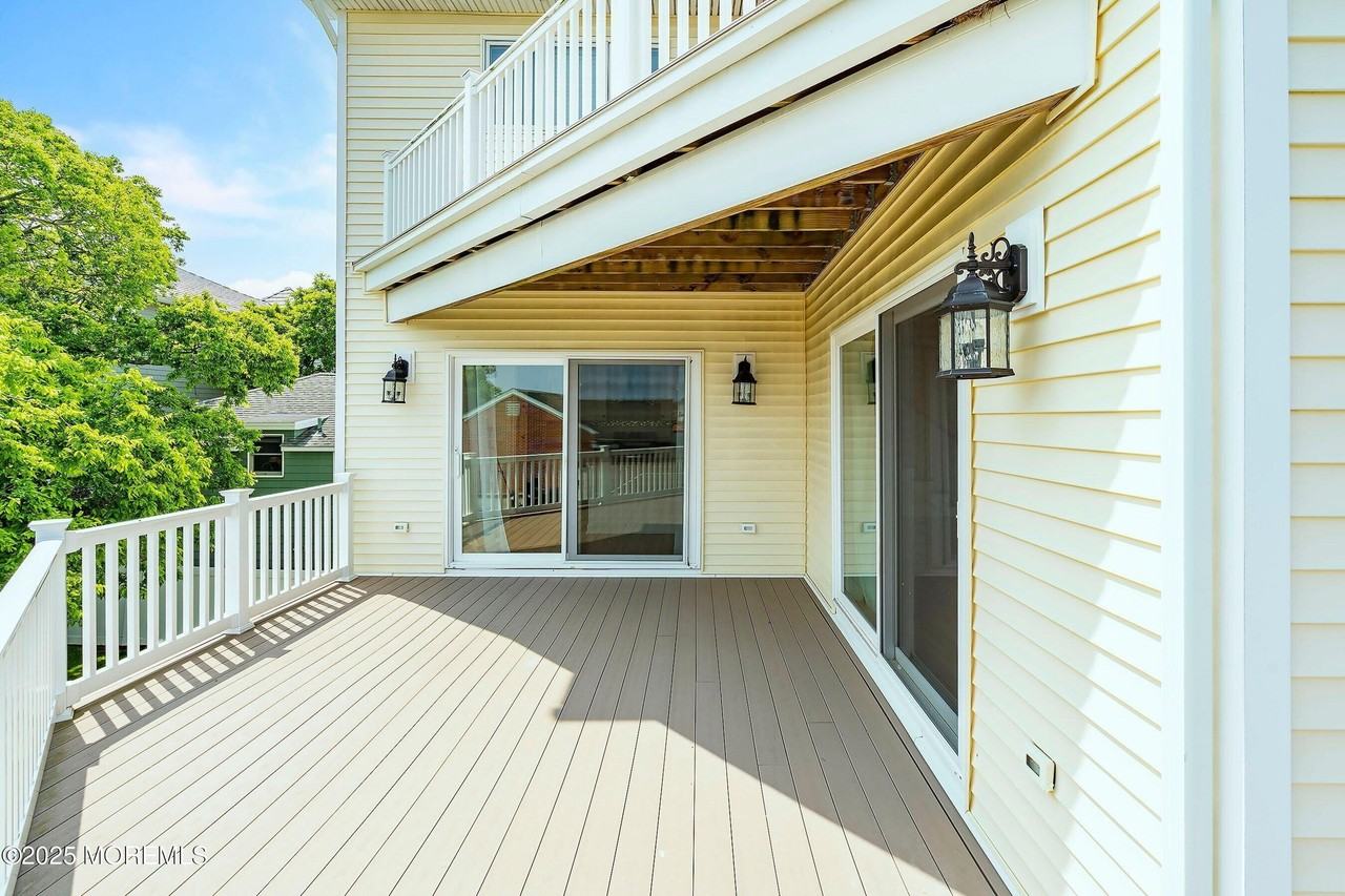 3 Grant Ave - Photo 3 of 30