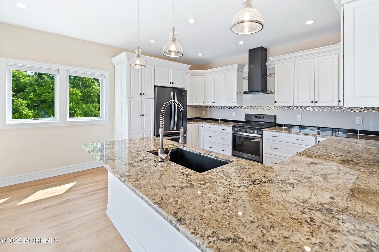 3 Grant Ave - Photo 5 of 30