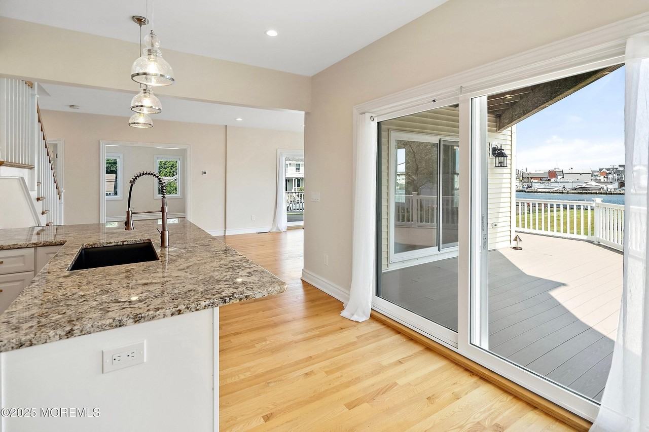 3 Grant Ave - Photo 7 of 30