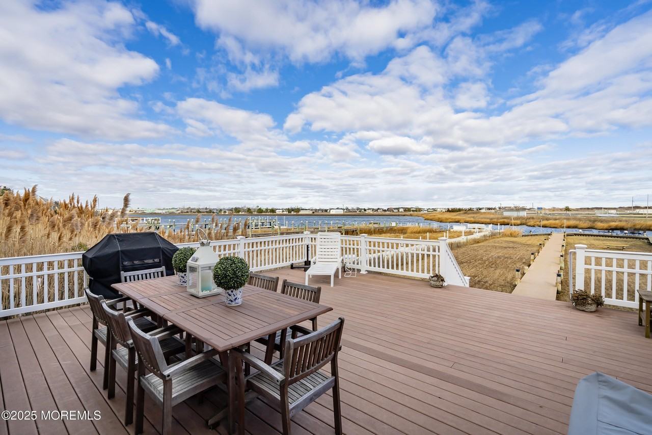 38 Ocean Ave - Photo 6 of 42