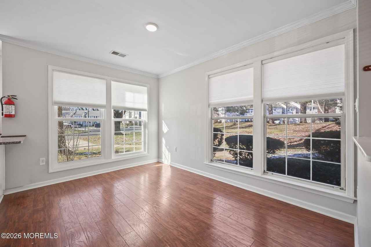 12 Duncan Way - Photo 5 of 30