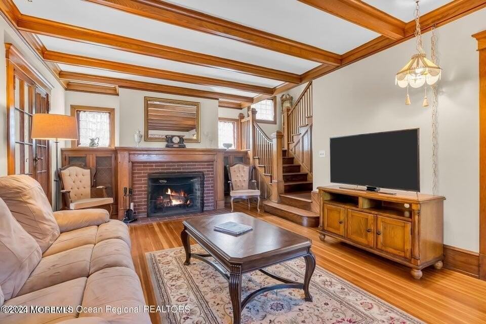 649 Mcclellan St - Photo 7 of 33