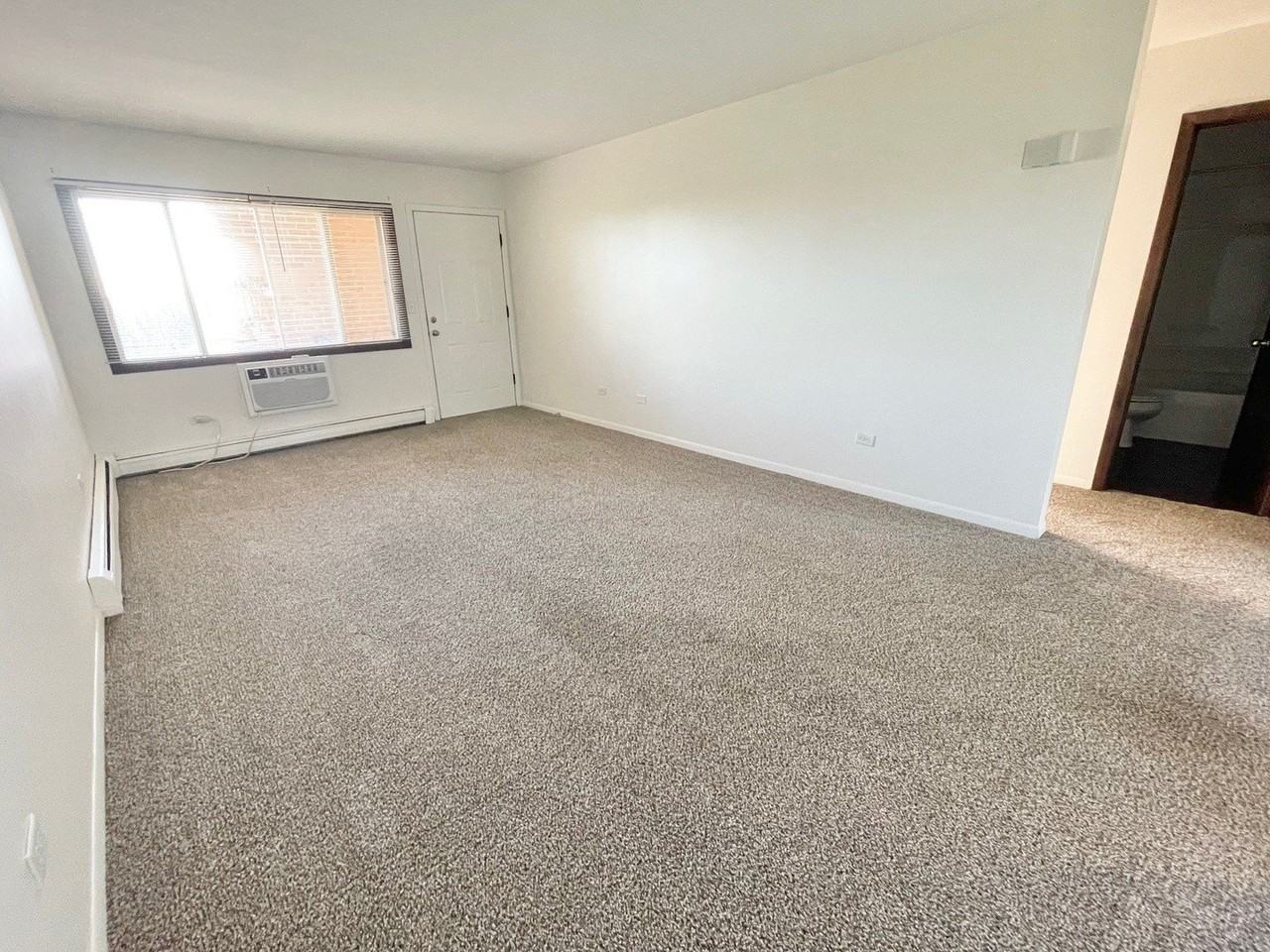 222 S Tryon St Apt 8 #8 - Photo 7 of 14