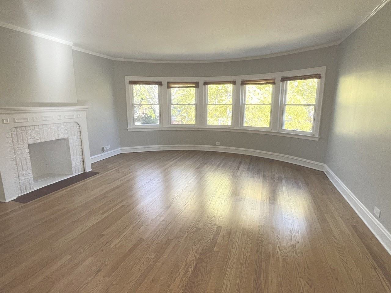 8906 Ewing Ave Apt 2 #2 - Photo 4 of 25