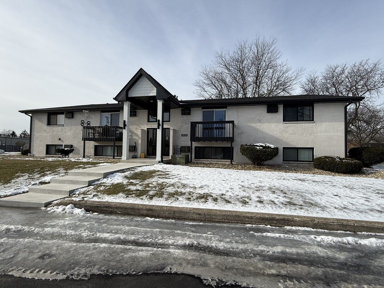 11621 Roberts St Apt 7 #7 - Photo 2 of 11