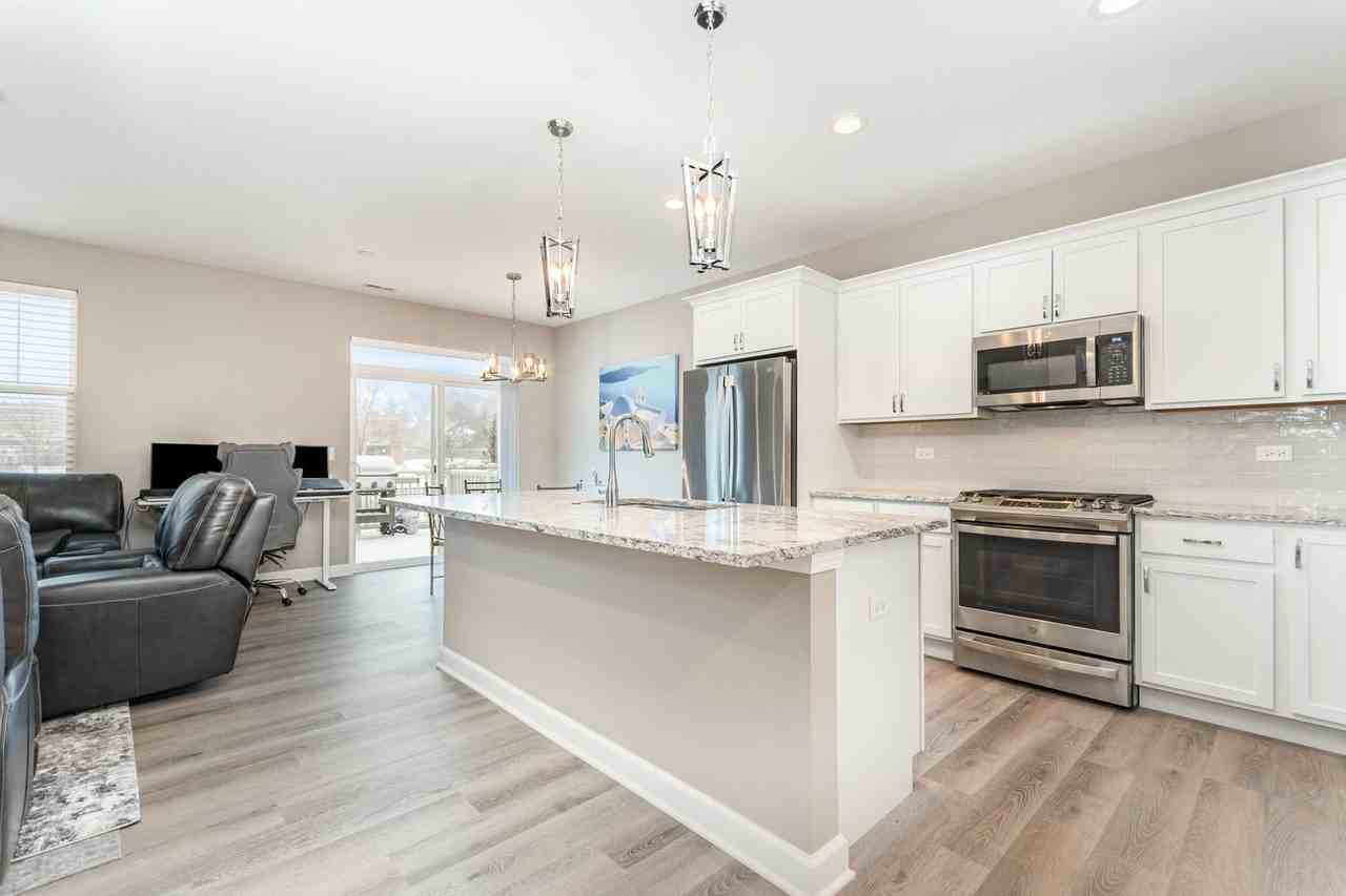 253 N Masters Dr - Photo 4 of 15