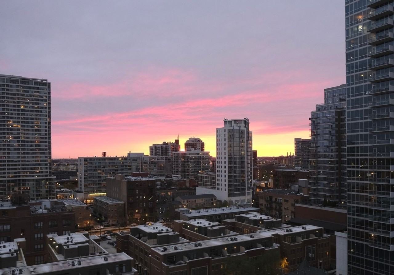 1717 S Prairie Ave Apt 1403 #1403 - Photo 5 of 41