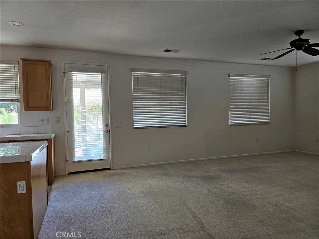 145 Tijeras Crk - Photo 4 of 11