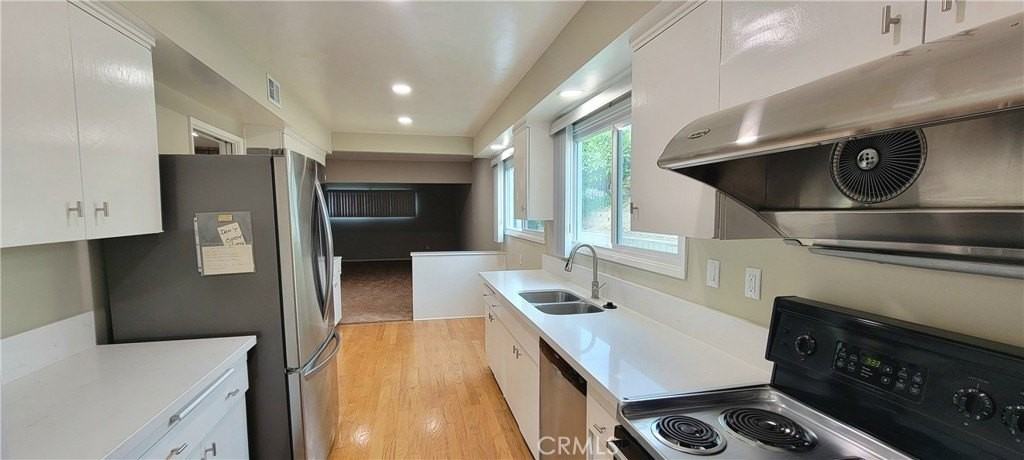 1401 Stone Gate St - Photo 3 of 8