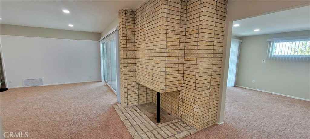 1401 Stone Gate St - Photo 4 of 8