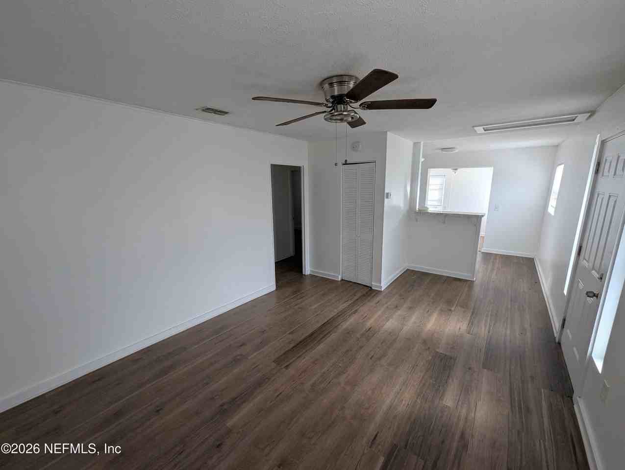 3333 Myra St - Photo 3 of 19