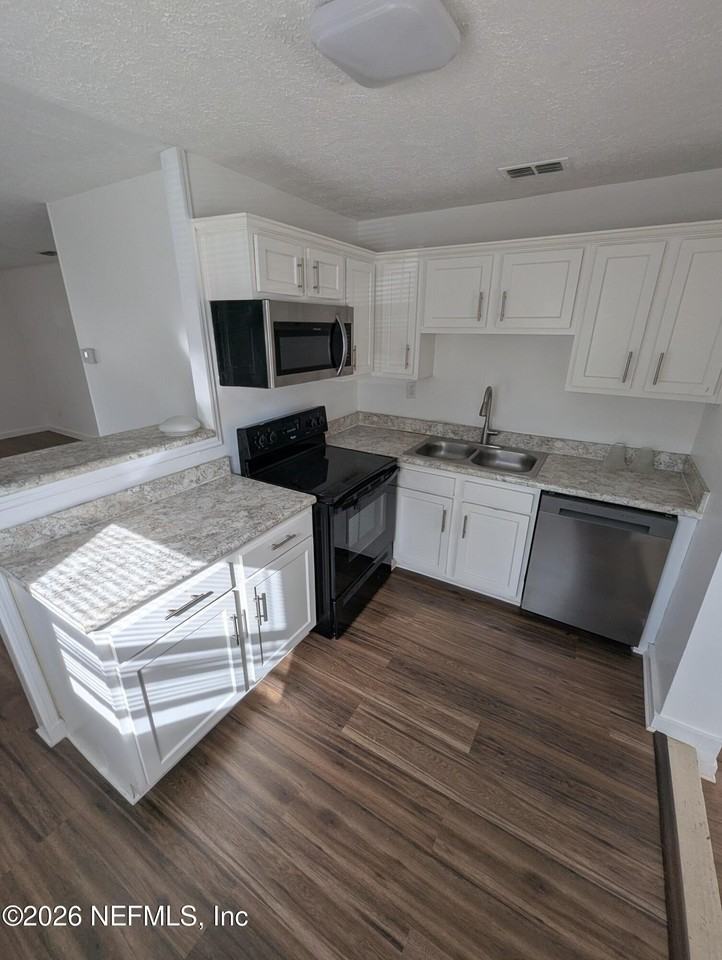 3333 Myra St - Photo 6 of 19