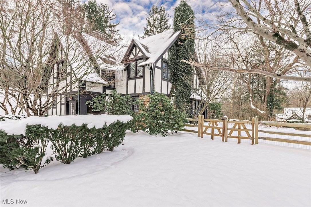 7020 S Woodland Rd - Photo 2 of 28